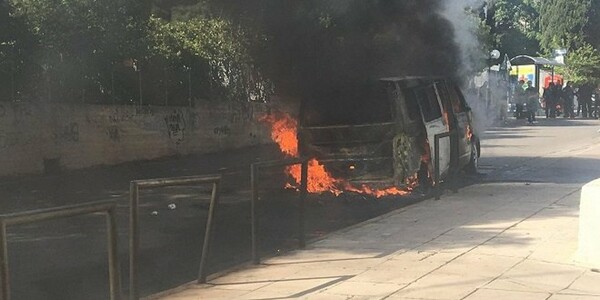 Επεισόδια στο ΟΑΚΑ - Συγκρούσεις, φωτιές και δακρυγόνα (upd)