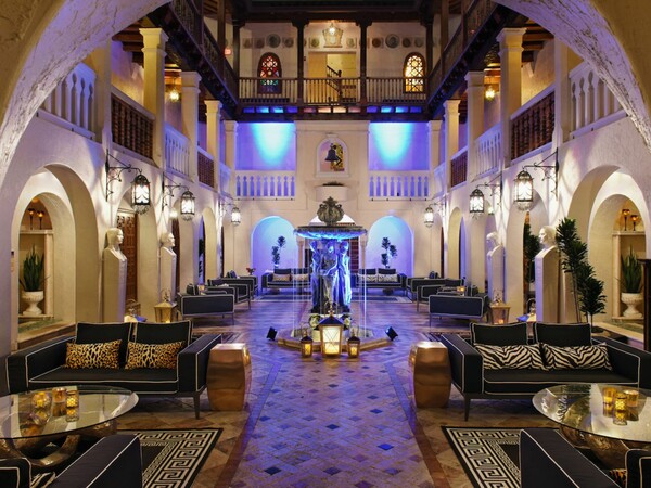 Η εντυπωσιακή έπαυλη του Versace έγινε πολυτελές ξενοδοχείο