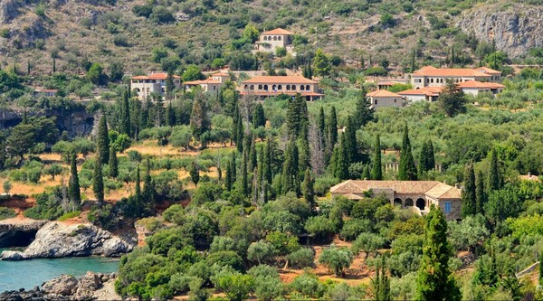 Το υπέροχο σπίτι του Πάτρικ Λη Φέρμορ στη Μάνη διατίθεται για ενοικίαση