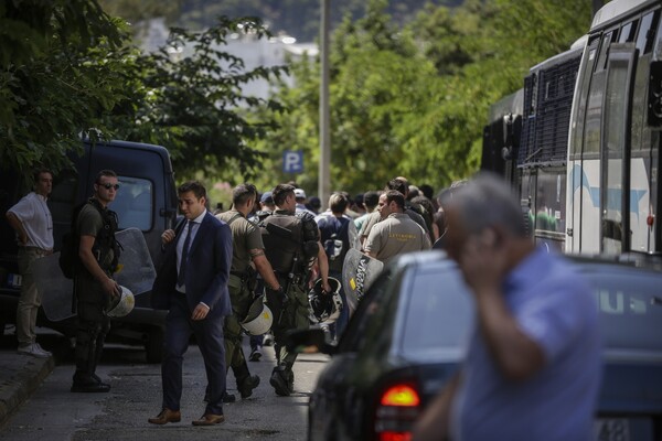 Αναβλήθηκε για τον Φεβρουαρίο του 2019 η δίκη των μελών του Ρουβίκωνα