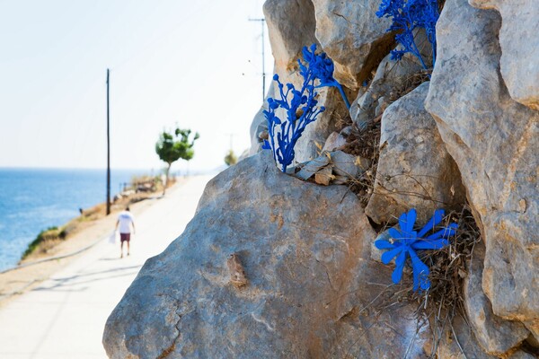 Η εικαστική μπλόφα της Μαρίας Τσάγκαρη και η Ύδρα ως απόλυτος προορισμός νέων καλλιτεχνών