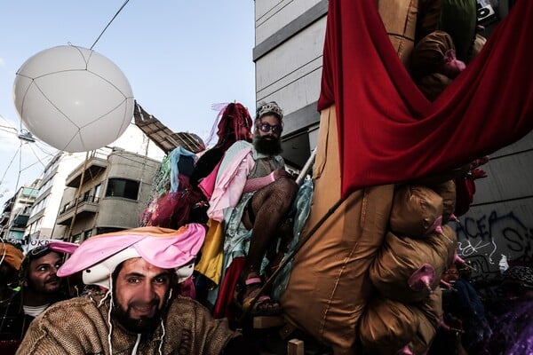 To αυθεντικό Καρναβάλι του Μεταξουργείου - Φωτογραφίες από το αποκριάτικο street party της Αθήνας