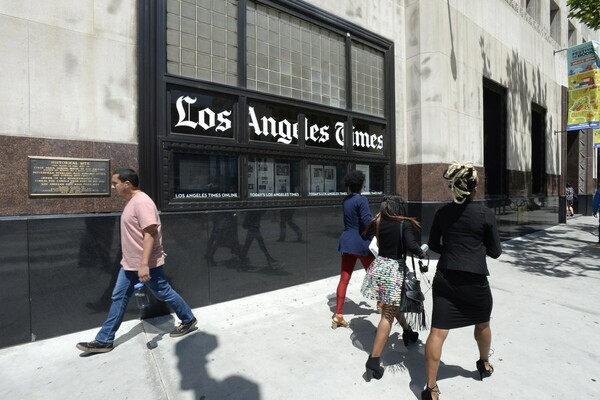 Κινέζος δισεκατομμυριούχος εξαγόρασε τις εφημερίδες «Los Angeles Times» και «The San Diego-Union Tribune»