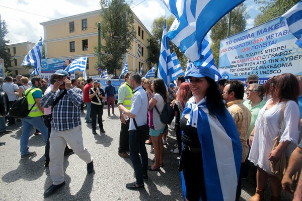 Στον ανακριτή ο Σώρρας - Συγκέντρωση από οπαδούς του στα δικαστήρια