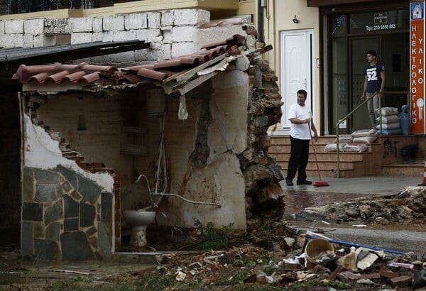 Η Μάνδρα τώρα - Λίγους μήνες μετά την πολύνεκρη τραγωδία, πάλι το ίδιο σκηνικό