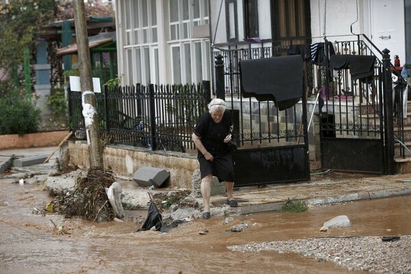 Η Μάνδρα τώρα - Λίγους μήνες μετά την πολύνεκρη τραγωδία, πάλι το ίδιο σκηνικό