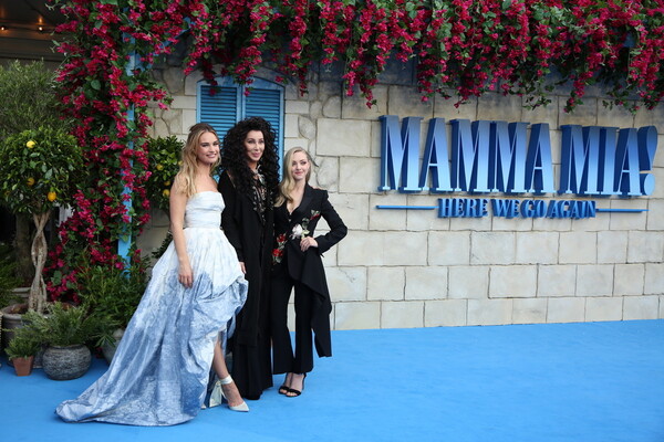 Μέριλ Στριπ, Σερ και πολλοί διάσημοι στην πρεμιέρα του Mamma Mia στο Λονδίνο