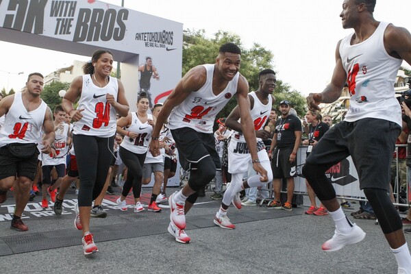 Antetokounbros 5K Run - H Αθήνα έτρεξε για καλό σκοπό με τους αδερφούς Αντετοκούνμπο