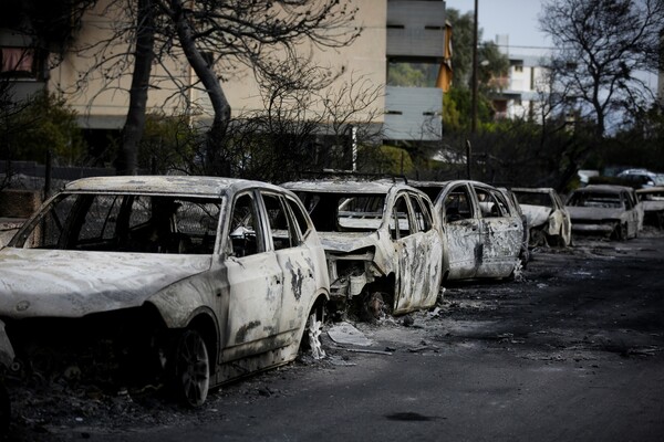 Κρανίου Τόπος το Μάτι στη Ραφήνα - Όλα καμένα, θυμίζουν εικόνες από θρίλερ (ΦΩΤΟΡΕΠΟΡΤΑΖ)