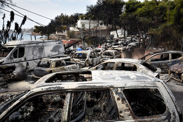 Κρανίου Τόπος το Μάτι στη Ραφήνα - Όλα καμένα, θυμίζουν εικόνες από θρίλερ (ΦΩΤΟΡΕΠΟΡΤΑΖ)