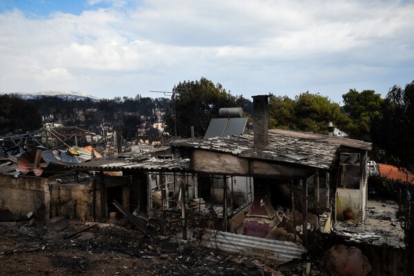 Κρανίου Τόπος το Μάτι στη Ραφήνα - Όλα καμένα, θυμίζουν εικόνες από θρίλερ (ΦΩΤΟΡΕΠΟΡΤΑΖ)