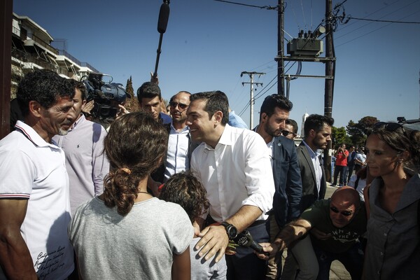 Στο Μάτι ο Τσίπρας- Μαζί η Δούρου και ο Ψινάκης