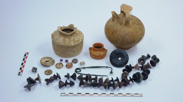 Εντυπωσιακά ευρήματα στην ανασκαφή νεκροταφείου προϊστορικών και ιστορικών χρόνων στο Αλιβέρι