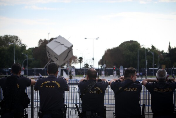 Αστυνομία και φράχτες στη Θεσσαλονίκη: Η ομιλία Τσίπρα «απέναντι» στα συλλαλητήρια - ΦΩΤΟΓΡΑΦΙΕΣ