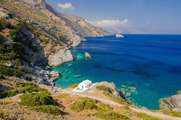 Αμοργός: Δικαίως απέραντο γαλάζιο