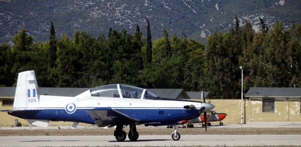 Έρευνες για την εισβολή με αυτοκίνητο στην αεροπορική βάση του Τατοΐου