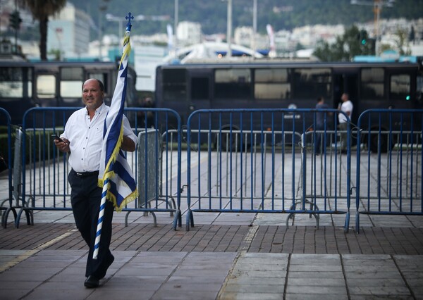 Αστυνομία και φράχτες στη Θεσσαλονίκη: Η ομιλία Τσίπρα «απέναντι» στα συλλαλητήρια - ΦΩΤΟΓΡΑΦΙΕΣ