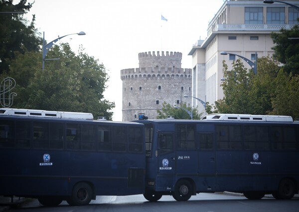 Αστυνομία και φράχτες στη Θεσσαλονίκη: Η ομιλία Τσίπρα «απέναντι» στα συλλαλητήρια - ΦΩΤΟΓΡΑΦΙΕΣ