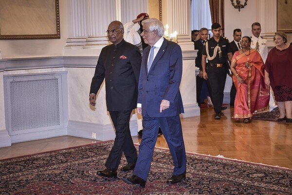 Τσίπρας, Μπαζιάνα και ζεύγος Βαρδινογιάννη στο δείπνο προς τιμήν του Ινδού Προέδρου της Δημοκρατίας