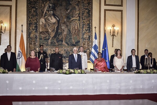 Τσίπρας, Μπαζιάνα και ζεύγος Βαρδινογιάννη στο δείπνο προς τιμήν του Ινδού Προέδρου της Δημοκρατίας