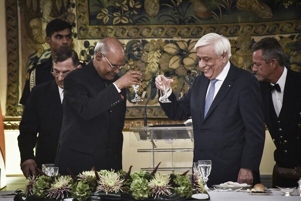 Τσίπρας, Μπαζιάνα και ζεύγος Βαρδινογιάννη στο δείπνο προς τιμήν του Ινδού Προέδρου της Δημοκρατίας