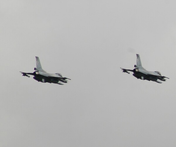 Εικονική αερομαχία ελληνικών και τουρκικών F-16 - Αναστάτωση στη Λέσβο