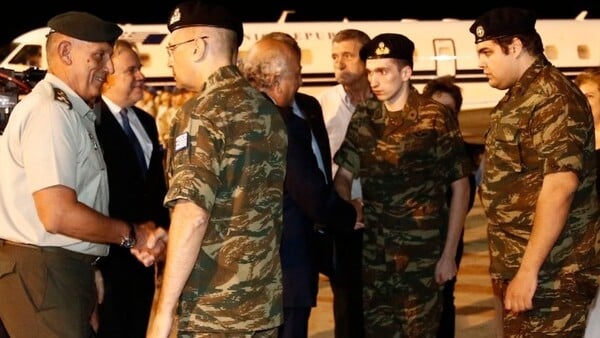 Επέστρεψαν οι δύο Έλληνες στρατιωτικοί - ΦΩΤΟΓΡΑΦΙΕΣ