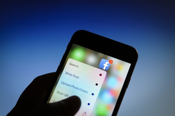 Η Κομισιόν προειδοποιεί το Facebook: Η υπομονή μας έφθασε στα όριά της