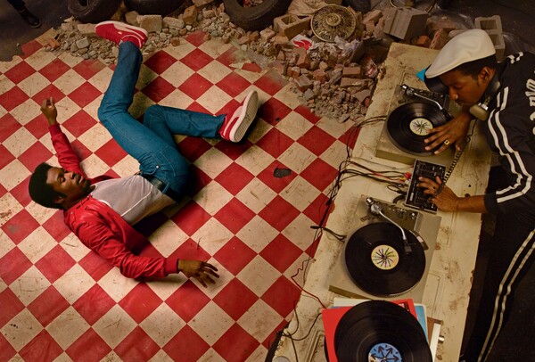 Είναι το «The Get Down» η σειρά με την οποία το Netflix θα πετύχει καλοκαιρινό double, μετά το «Stranger Things»;