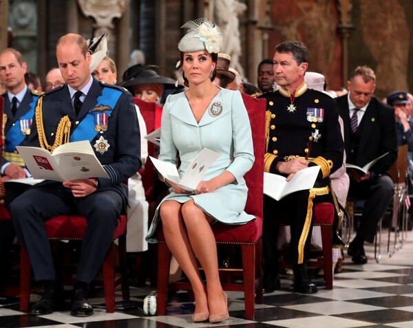 Όλη η βασιλική οικογένεια μαζί για τα 100 χρόνια της RAF - Λαμπερές εμφανίσεις για τους εορτασμούς