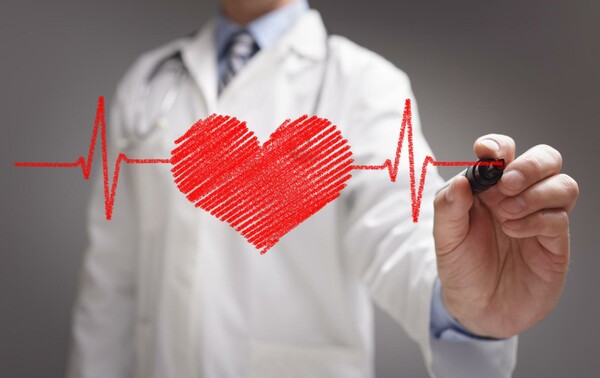 8 ύπουλα συμπτώματα που προειδοποιούν για καρδιακές παθήσεις