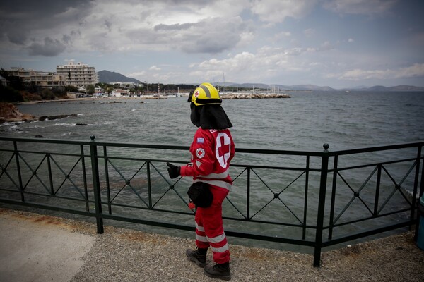 Προσοχή με λογαριασμούς IBAN - Επιτήδειοι επιχειρούν να αποσπάσουν χρήματα για τους πυρόπληκτους