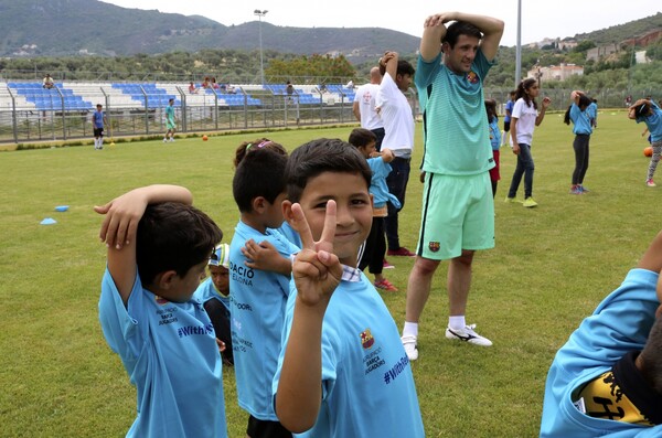 Το Ίδρυμα Κρόιφ θέλει να φτιάξει camp ποδοσφαίρου για τα προσφυγόπουλα στη Λέσβο