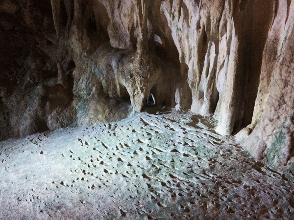 Το σπήλαιο της Ανεμότρυπας