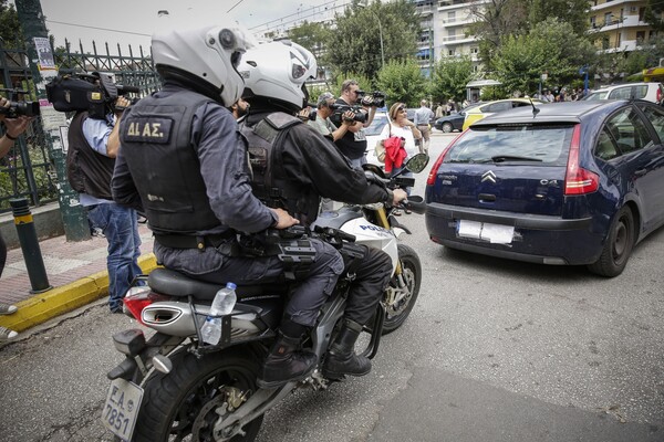 Προθεσμία για να απολογηθεί την Τετάρτη πήρε ο Μπαρμπαρούσης