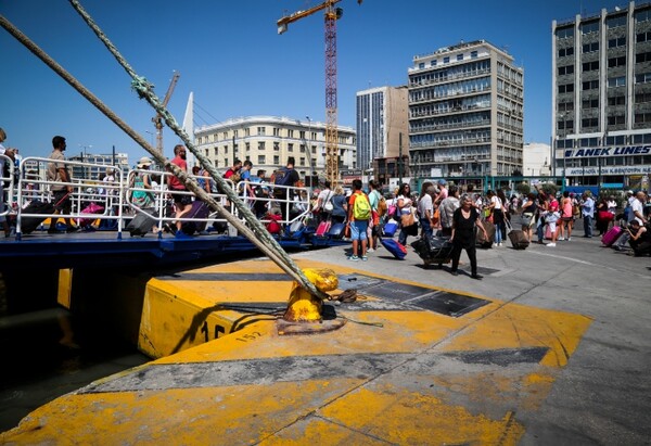 Άρχισε η επιστροφή των Αθηναίων- Αυξημένη η κίνηση στα λιμάνια (ΦΩΤΟΓΡΑΦΙΕΣ)