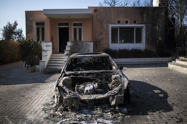 Μάτι: Οδοιπορικό στον τόπο που ρήμαξε από τη φωτιά