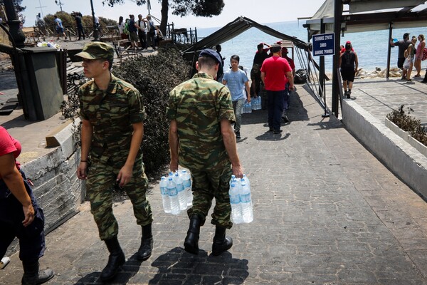 Ο Δήμος Μαραθώνα αδιαφόρησε για τα δωρεάν γεύματα πυρόπληκτων οικογενειών