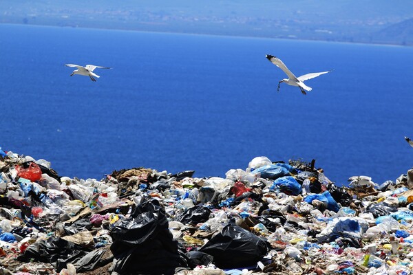 Ο όγκος των σκουπιδιών παγκοσμίως θα αυξηθεί κατά 70% ως το 2050