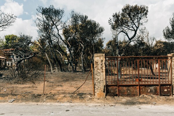 Στα δύο ξενοδοχεία που φιλοξενούν τους πυρόπληκτους