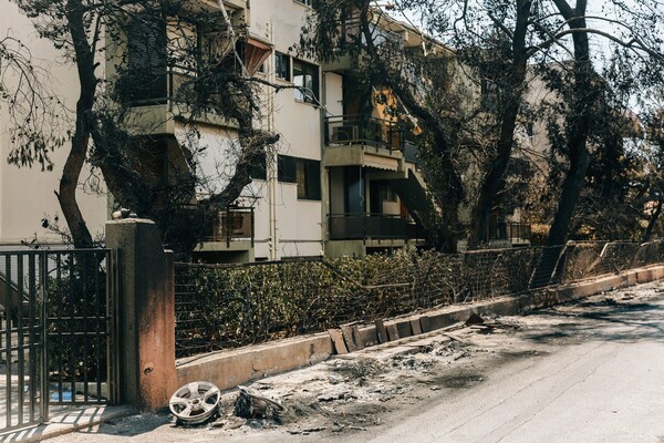 Στα δύο ξενοδοχεία που φιλοξενούν τους πυρόπληκτους