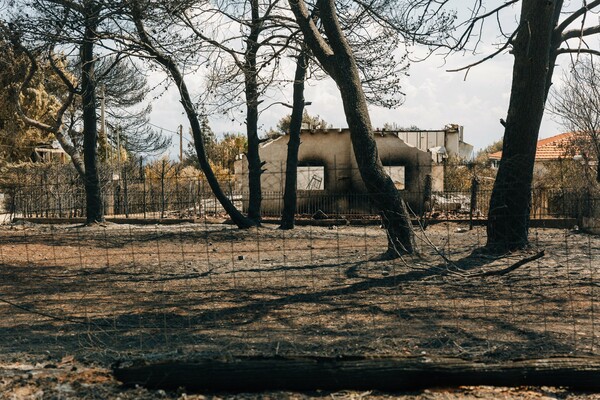 Στα δύο ξενοδοχεία που φιλοξενούν τους πυρόπληκτους