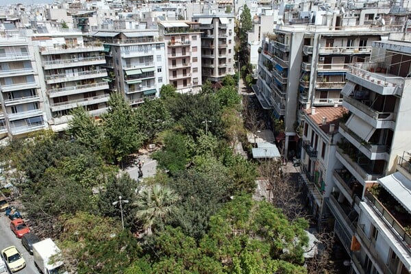 Κάτι ελπιδοφόρο συμβαίνει φέτος τον Ιούλιο στην πλατεία Εξαρχείων