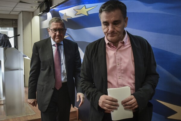 Ρέγκλινγκ: Η ΕΕ θα ελέγχει ως το 2059 «αν τηρούνται τα συμφωνηθέντα» στην Ελλάδα