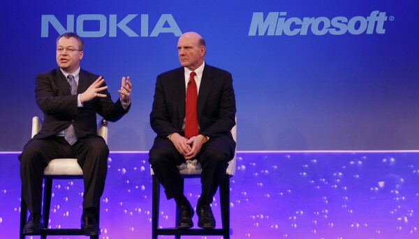 Τη μονάδα κινητών της Nokia εξαγοράζει η Microsoft
