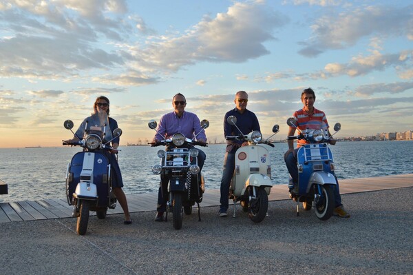 Οι «Ride’n’kiss» σου κάνουν περιήγηση στη Θεσσαλονίκη με Vespa!