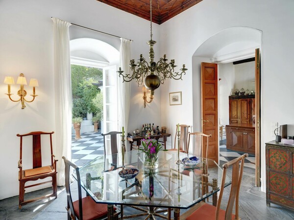 Ένα αρχοντικό του 18ου αιώνα στην Ύδρα πωλείται για 5,5 εκατομμύρια