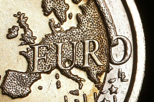 75% των Ελλήνων τάσσεται υπέρ της παραμονής στο ευρώ