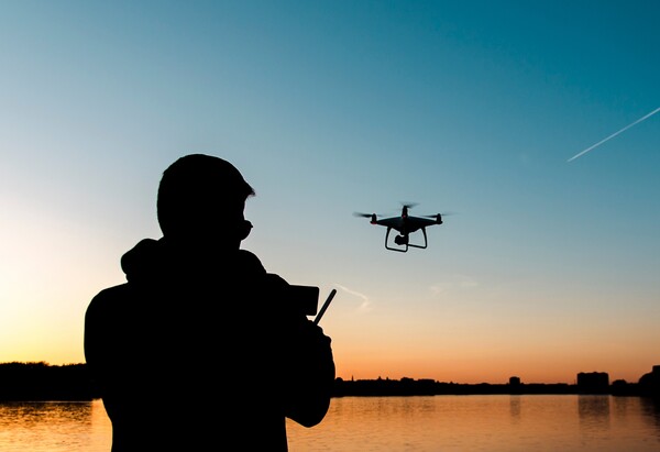 Drones: Eπίθεση στην ιδιωτική μας ζωή ή χρήσιμο εργαλείο;