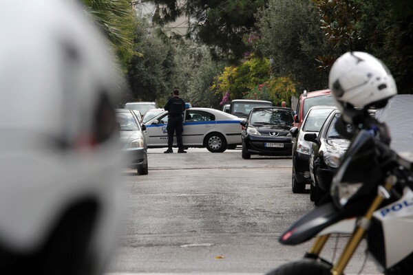 Συνελήφθη στη Γλυφάδα ο 21χρονος που είχε αποδράσει από το αστυνομικό τμήμα Ελληνικού